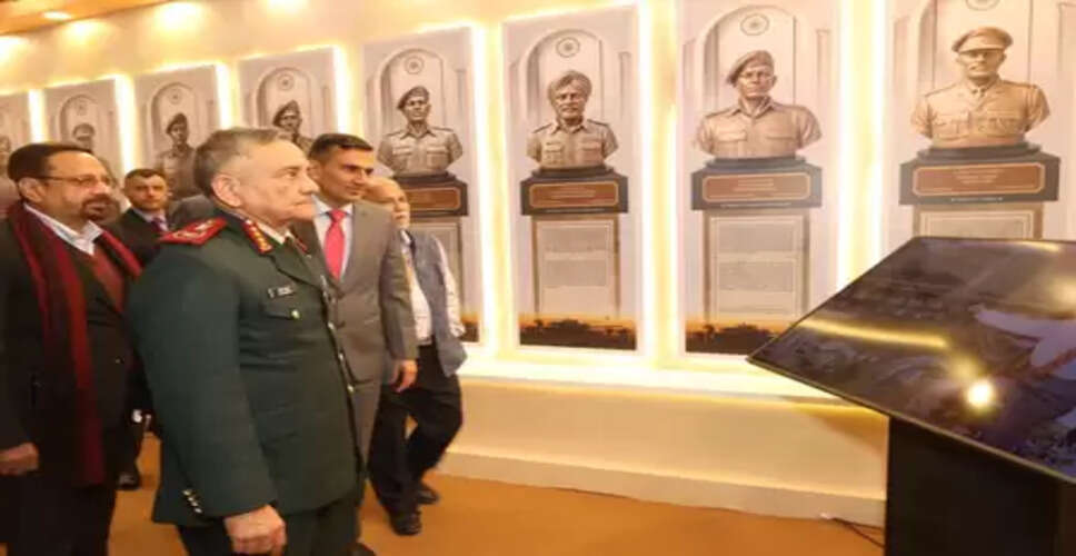 पुस्तक मेले में सैन्य साहस और शौर्य की गाथा, सीडीएस अनिल चौहान रहे मौजूद