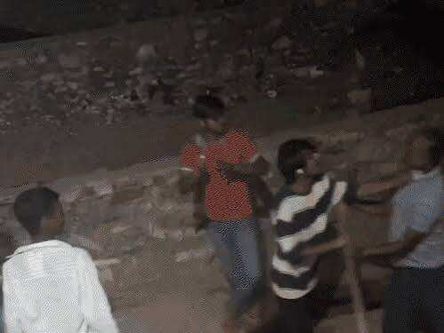 कोटा में थाने के बाहर दो युवतियों ने खाया जहर, वीडियो में देंखे शादी और साथ रहने की बात पर परिवार से था विवाद
