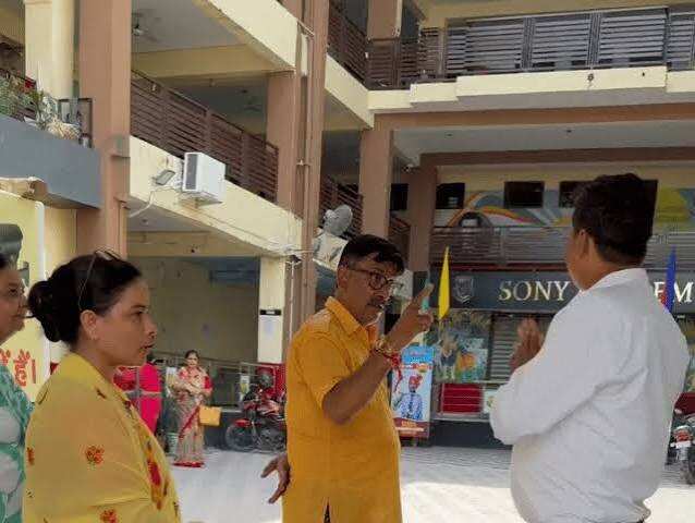 भरतपुर में BJP प्रवक्ता ने BLO को दी धमकी, वीडियो में बोले- ‘5 मिनट में फोड़ दूंगा’; निकाय चुनाव के बाद प्रत्याशियों की बाड़ेबंदी शुरू