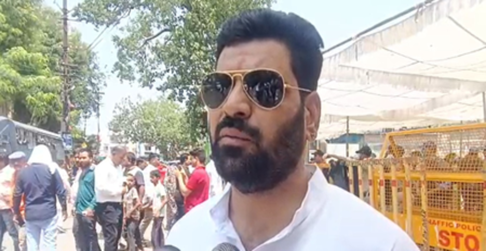 भोजशाला परिसर स्थित वाग्&zwj;देवी मंदिर में सनातनियों ने उत्&zwj;साह के साथ की पूजा, जताया शासन-प्रशासन का आभार