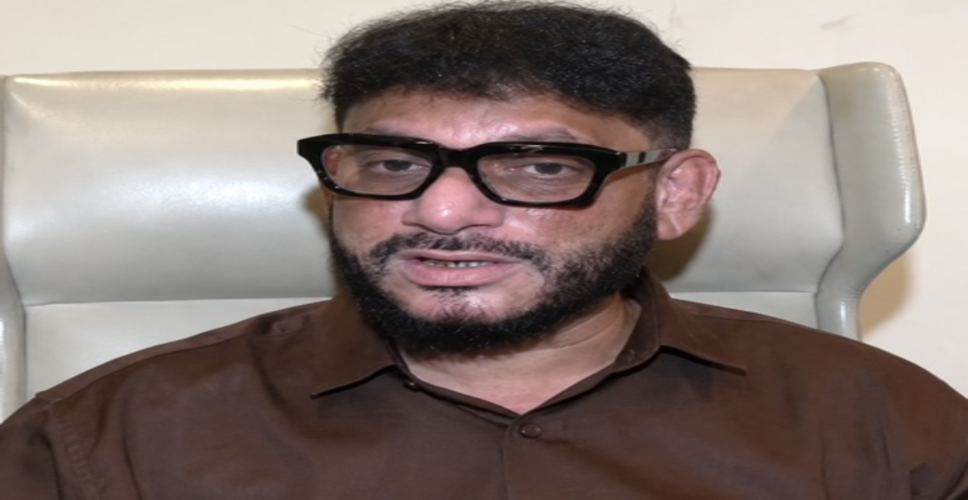 बांद्रा पहुंचे वारिस पठान बोले, 400 परिवारों के आशियाने तोड़े गए, मानसून से पहले मिले वैकल्पिक आवास