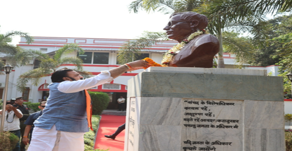 पटना में कर्पूरी ठाकुर को श्रद्धांजलि, सीएम सम्राट चौधरी ने संग्रहालय का किया निरीक्षण