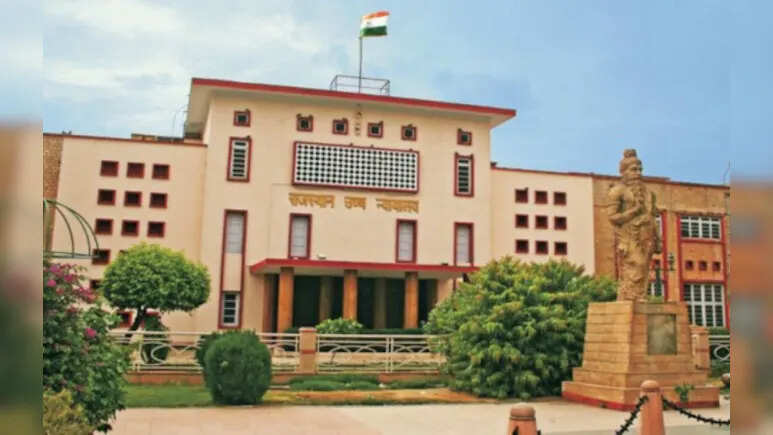 एसआई भर्ती–2021 पेपर लीक मामला: हाईकोर्ट में याचिकाकर्ताओं की दलीलें, बोले– SOG रिपोर्ट काल्पनिक नहीं, चार्जशीट पर आधारित