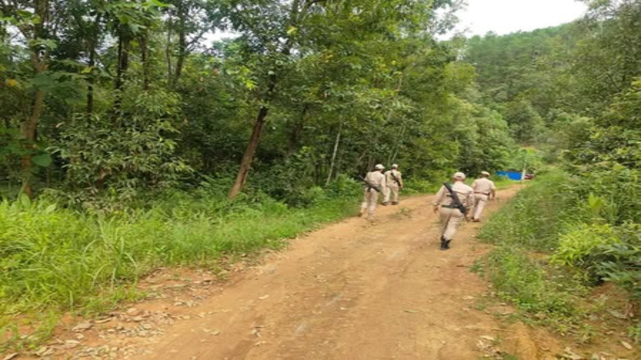 मणिपुर: दो गुटों के बीच झड़प में एक उग्रवादी मारा गया, छह घायल, ऑयल पंप पर फेंका ग्रेनेड
