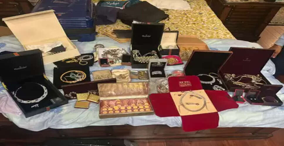 दिल्ली में ईडी की बड़ी कार्रवाई, करोड़ों की नकदी, सोना और दस्तावेज जब्त