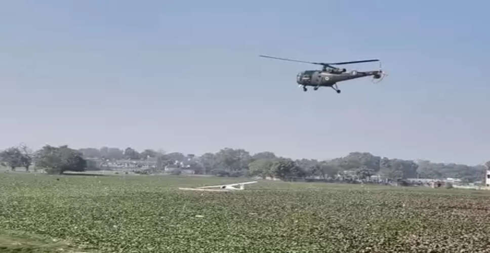 प्रयागराज: भारतीय वायुसेना का प्रशिक्षण विमान तालाब में गिरा, दोनों पायलट सुरक्षित