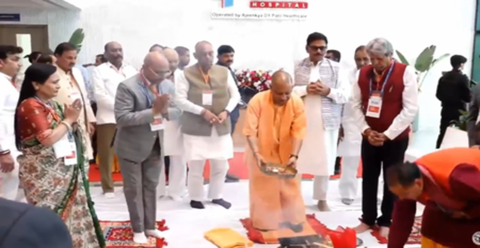 ग्रेटर नोएडा में सीएम योगी ने सुपर स्पेशलिटी अस्पताल का किया उद्घाटन
