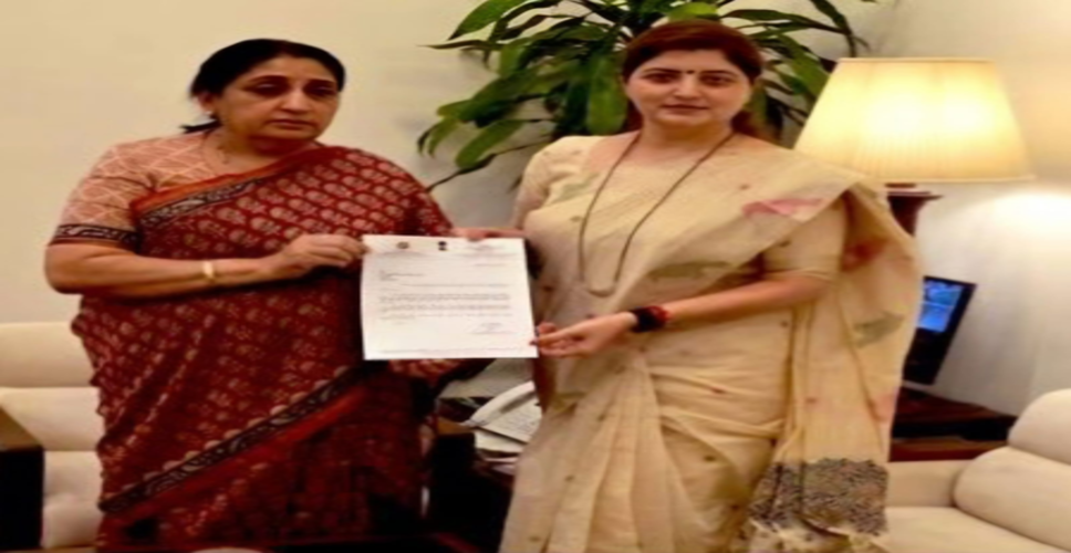 महाराष्ट्र : नासिक के 'गॉडमैन' विवाद के बीच रूपाली चाकणकर ने महिला आयोग प्रमुख पद से इस्तीफा दिया