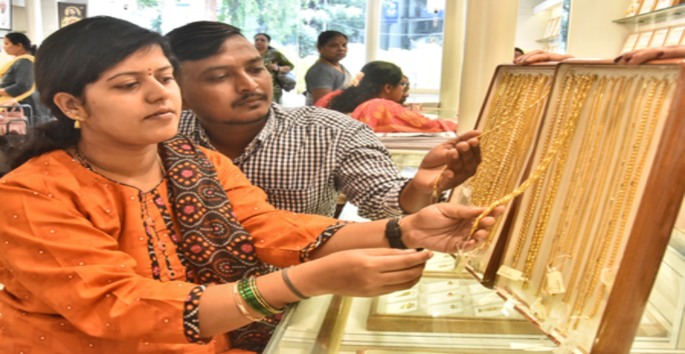 मध्य पूर्व में तनाव के बीच सोने और चांदी में तेजी, कीमतों में आया 0.65 प्रतिशत तक का उछाल