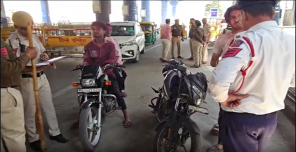 होली पर दिल्ली में कड़ी सुरक्षा, जगह-जगह चेकिंग और चालान अभियान