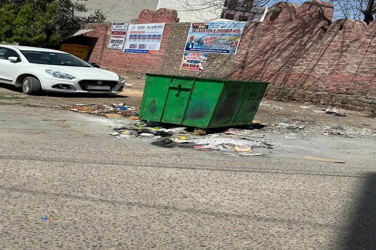 नागौर में सफाई व्यवस्था पर भारी लापरवाही, सड़कों पर फिर फैल रहा कचरा