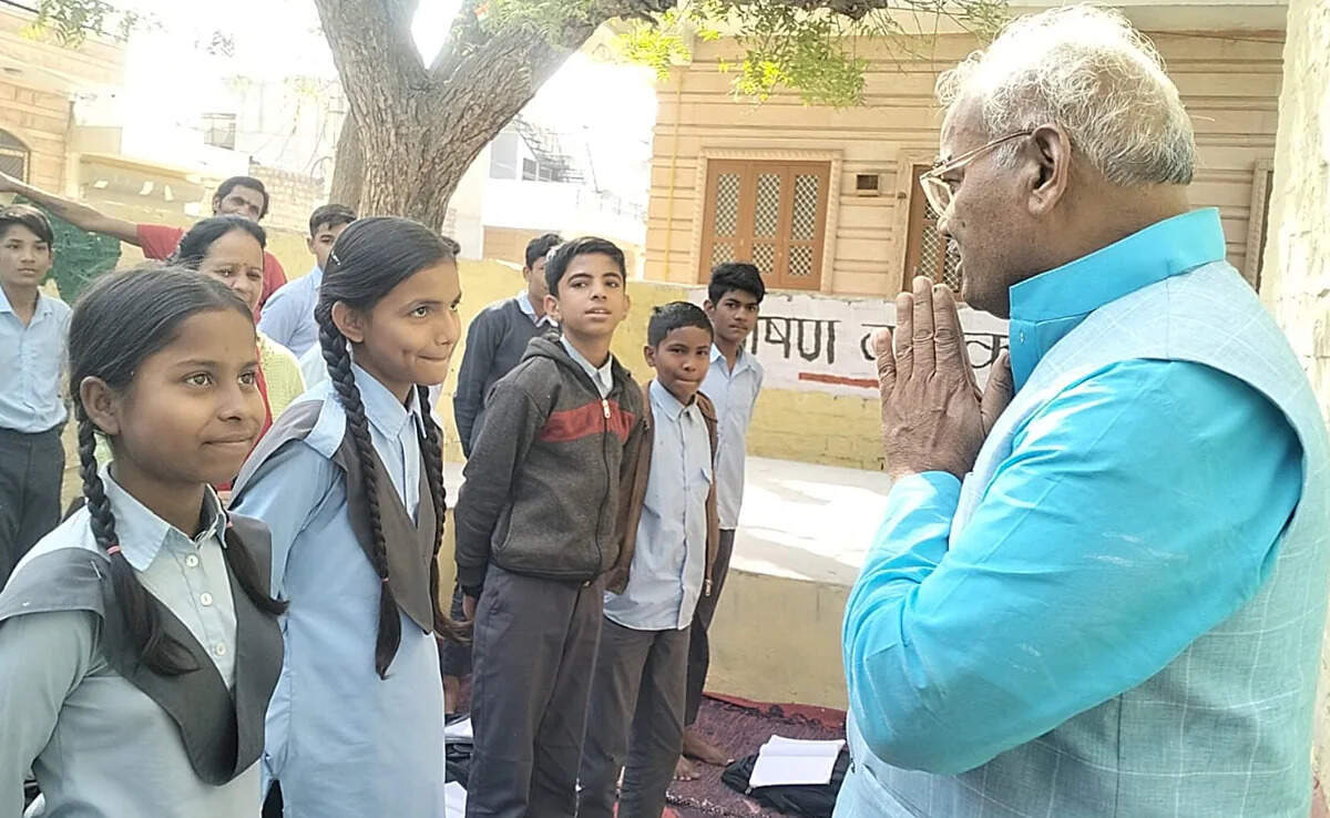 राजस्थान में शिक्षा विभाग में विदेशी वस्तुओं की खरीद पर लगी रोक, एक्सक्लूसिव फुटेज में देंखे ‘मेड इन इंडिया’ को कैसे मिलेगा बढ़ावा