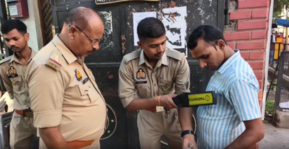 प्रयागराज में टीजीटी परीक्षा का दूसरा दिन, परीक्षा केंद्र पर सुरक्षा के कड़े इंतजाम