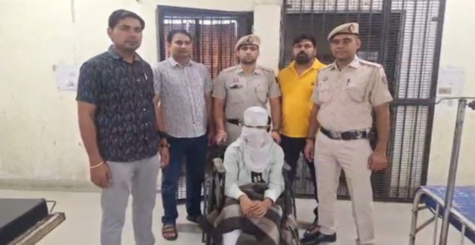 दिल्ली: मर्डर केस में वांछित फरार आरोपी मुठभेड़ के बाद गिरफ्तार, हथियार-कारतूस बरामद