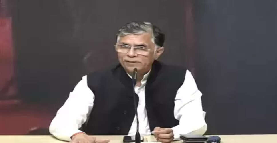 पवन खेड़ा ने भाजपा को दी सलाह, 'राजा को संत के आगे नतमस्तक होना चाहिए'