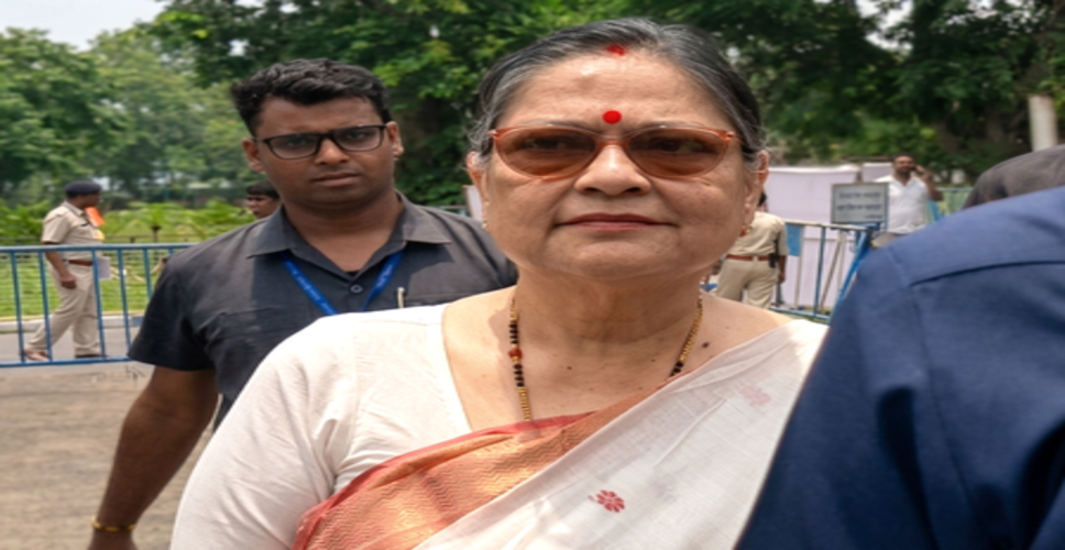 तीन पन्नों पर तृणमूल के 19 सांसदों के हस्ताक्षर सामने आए, लोकसभा में नए गुट के गठन को लेकर भ्रम की स्थिति
