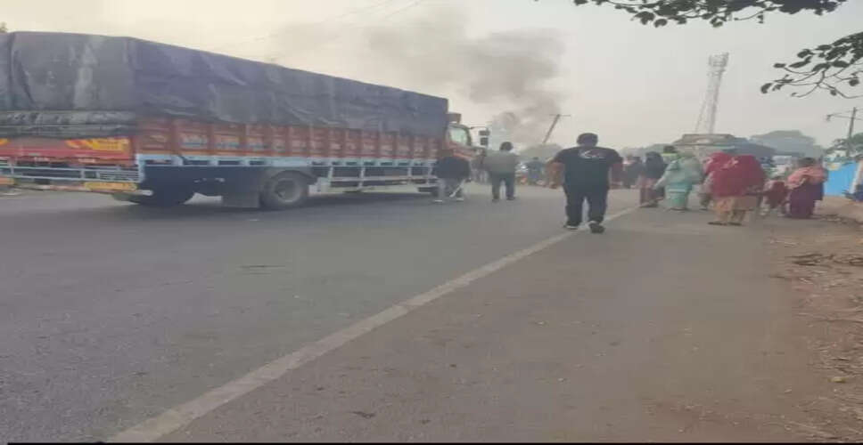 झारखंड: रामगढ़ में जंगली हाथियों का उत्पात, चार की मौत, विरोध में सड़क पर उतरे लोग