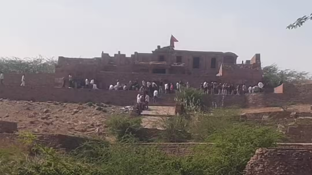 उदयपुर के प्राचीन चामुंडा माताजी मंदिर में चोरी, सीसीटीवी फुटेज में देखें नकाबपोश बदमाश दानपात्र तोड़कर ले गए नकदी