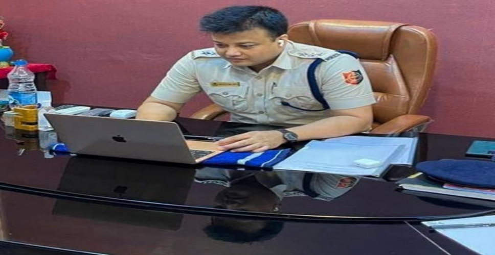 डायमंड हार्बर में पूर्व पुलिस अधिकारी पर एफआईआर दर्ज, अभिषेक बनर्जी से नजदीकी के आरोप चर्चा में