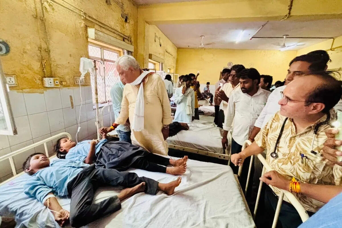 दौसा में फूड सेफ्टी ट्रेनिंग में अव्यवस्था, वीडियो में देखें क्षमता से चार गुना पहुंचे कर्मचारी, मची अफरा-तफरी