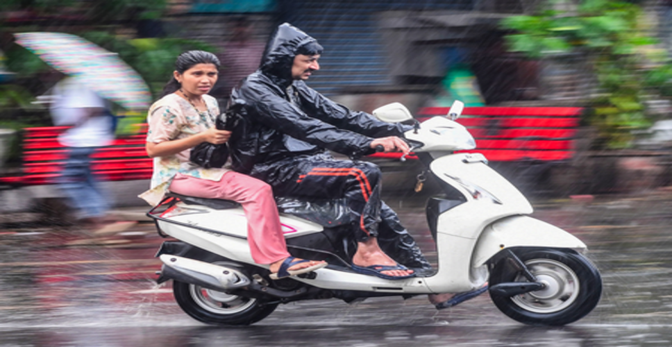मुंबई में पहुंचा मानसून, रात भर जमकर हुई बारिश, अलर्ट जारी