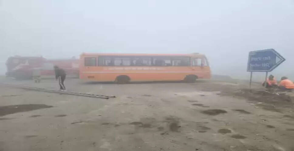 गौतमबुद्धनगर: घने कोहरे में कार नाले में गिरी, युवक की मौत