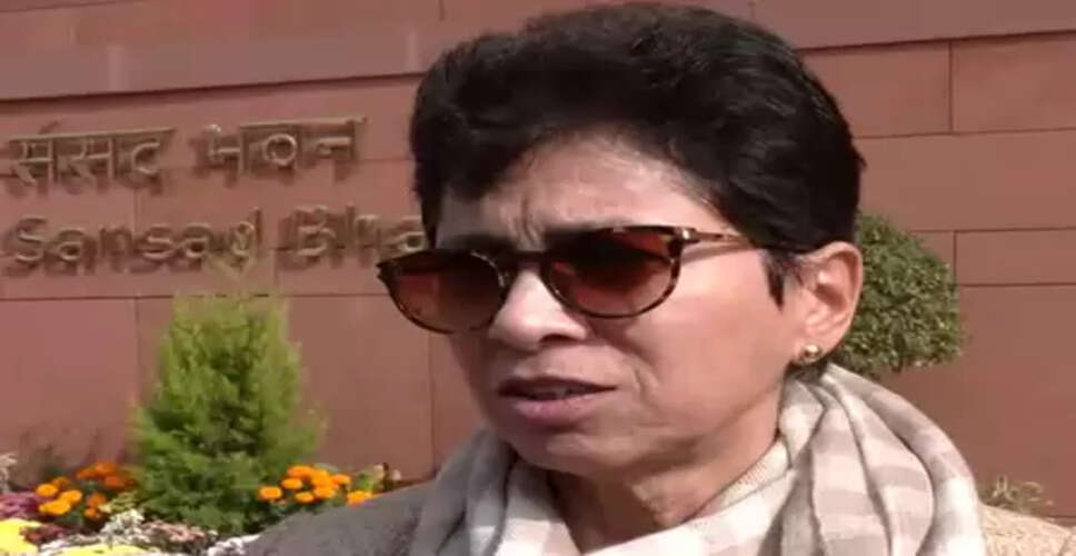 इंडिगो की नेटवर्क गड़बड़ी से देशभर में उड़ानें ठप, विपक्ष ने सरकार को घेरा