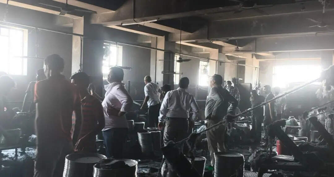 वीडियो में देखें जोधपुर में स्टील फैक्ट्री में केमिकल में आग, दमकल की तत्परता से टला बड़ा हादसा