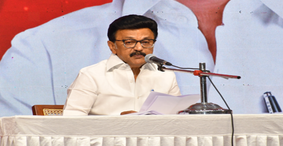 चेन्नई में सियासी हलचल तेज, डीएमके और एआईएडीएमके के बीच 12 सीटों पर कड़ा मुकाबला