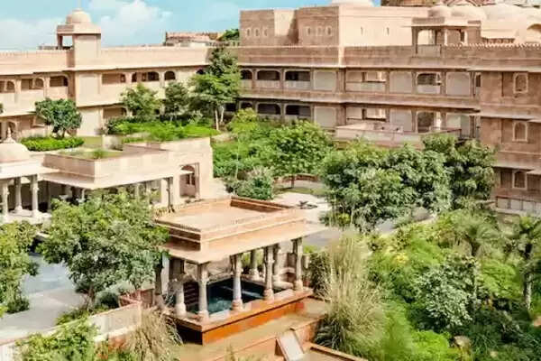 Sawai Madhopur में 10 साल पहले खंडहर था विक-कैट का वेडिंग वेन्यू इन फोटोज में देखें कैसे बदल गया चौथ का बरवाड़ा किला