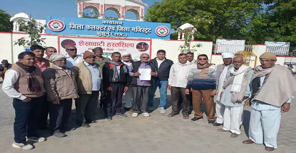 Karoli&nbsp;मंडा खेड़ा को अलग ग्राम पंचायत बनाने की मांग, सौंपा ज्ञापन