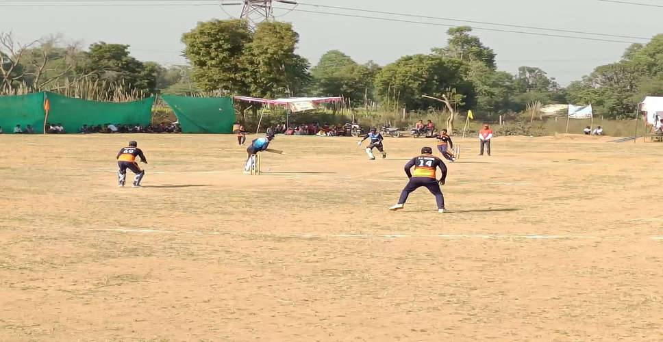 Dausa  बालाजी क्रिकेट टूर्नामेंट में चार टीमों ने दर्ज की जीत, सेमीफाइनल मैच कल