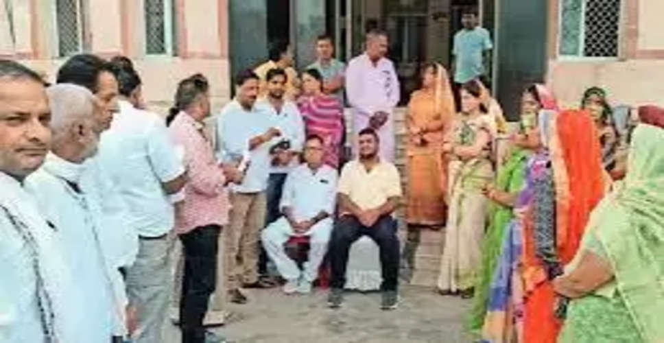 भरतपुर में कोरम के अभाव में निगम की बैठक स्थगित, शहर की जन समस्याओं को एजेंडे में नहीं रखने पर पार्षदों का बहिष्कार