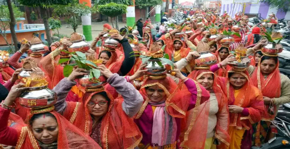 Banswara&nbsp;42 डिग्री तापमान में 5 हजार महिलाएं नंगे पैर सिर पर कलश लिए 5 किमी चलीं