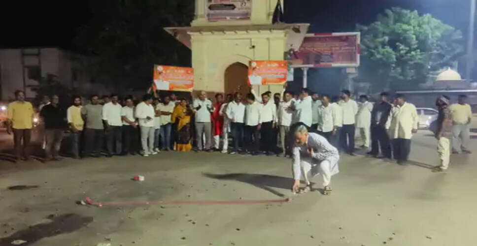 सतीश पूनिया के भाजपा राष्ट्रीय महामंत्री बनने पर टोंक में जश्न, कार्यकर्ताओं ने आतिशबाजी कर मनाई खुशी