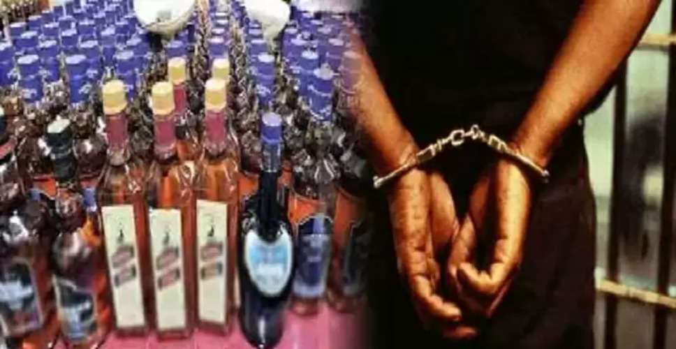 Alwar में कच्ची शराब बेचने वालों को पुलिस ने छापेमारी कर दबोचा