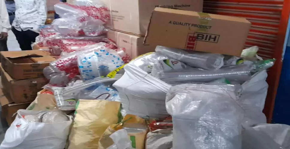 Bundi में विभाग ने थोक विक्रेता की दुकान-गोदाम से 76 किलोग्राम प्लास्टिक जब्त कर लगाया जुर्माना