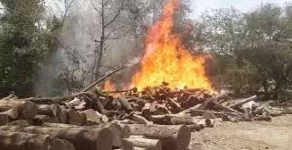 Jhunjhunu में तेज आंधी के कारण चिता की राख से निकली चिंगारी से लकड़ियों में लगी आग