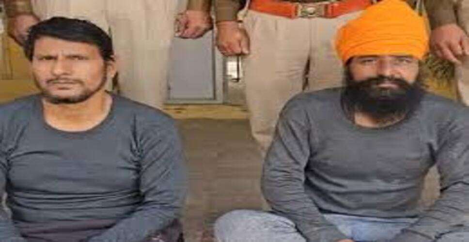 बाड़मेर में बड़ी कार्रवाई: 7 माह से फरार 15 हजार का इनामी शराब तस्कर गिरफ्तार