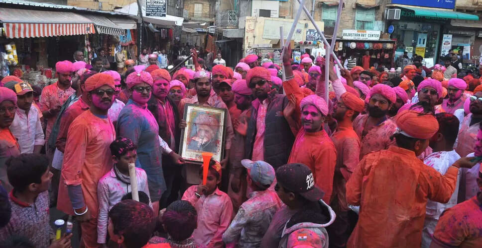 Jaisalmer&nbsp;में फीका पड़ा कोरोना का कालापन, एकादशी पर निकली गयी होली की गैरें