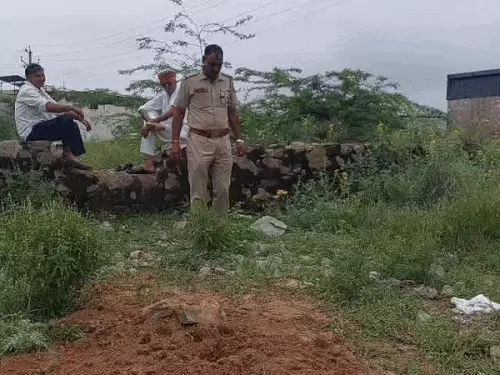 अजमेर में बच्चे को मारकर दफनाने की सूचना से मचा हड़कंप, खुदाई में निकला पिल्ला; गद्दे और बोरी में लपेटकर दबाया गया था