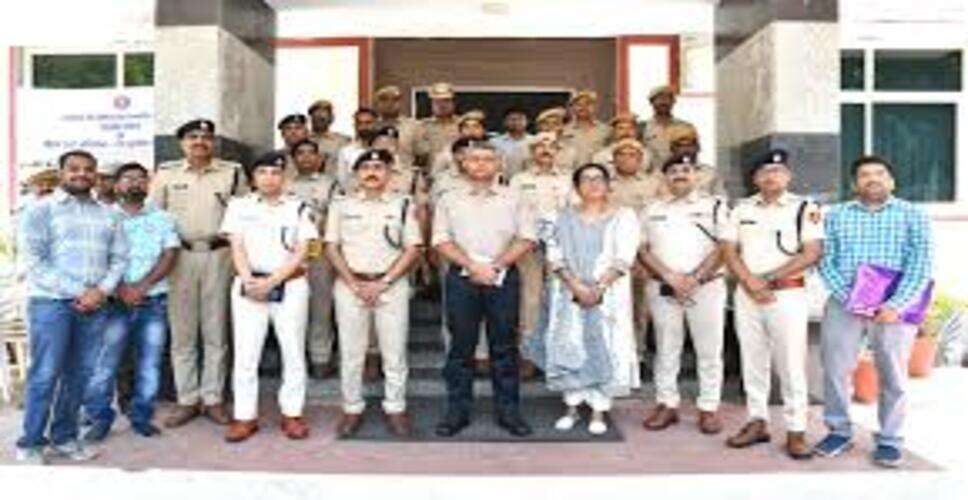 उदयपुर रेंज में साइबर अपराध और ट्रैफिक मैनेजमेंट पर कार्यशाला आयोजित, आईजी ने दिए जागरूकता पर जोर