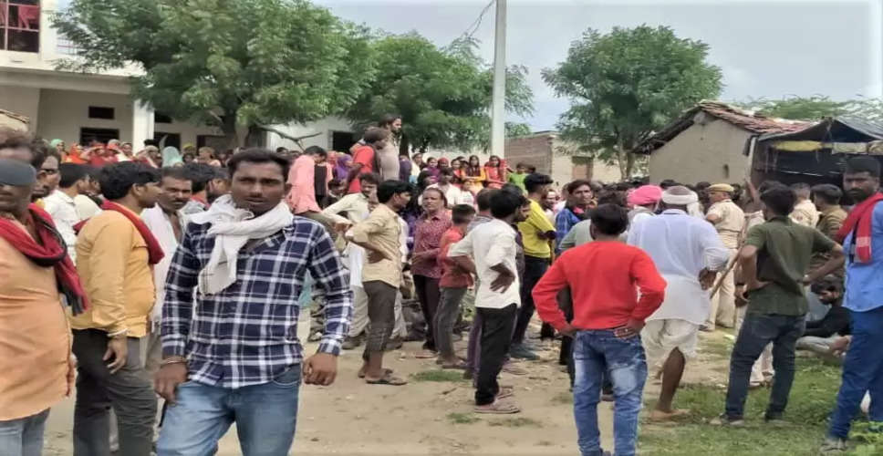 Rajasthan Breaking News: राजसमंद जिले में युवक की हत्या कर पेड़ पर लटकाया, परिजनों ने निष्पक्ष जांच की मांग कर दिया धरना