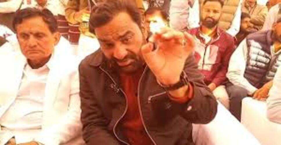 नागौर सांसद हनुमान बेनीवाल ने बारिश से फसलों को नुकसान पर सरकार से मुआवजे की मांग की