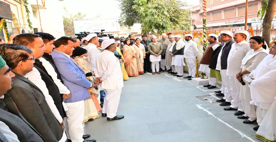 Republic Day 2023: पीसीसी में गोविंद सिंह डोटासरा ने किया ध्वजारोहण, तबियत खराब होने के चलते सीएम गहलोत कार्यक्रम में नहीं हुए शामिल