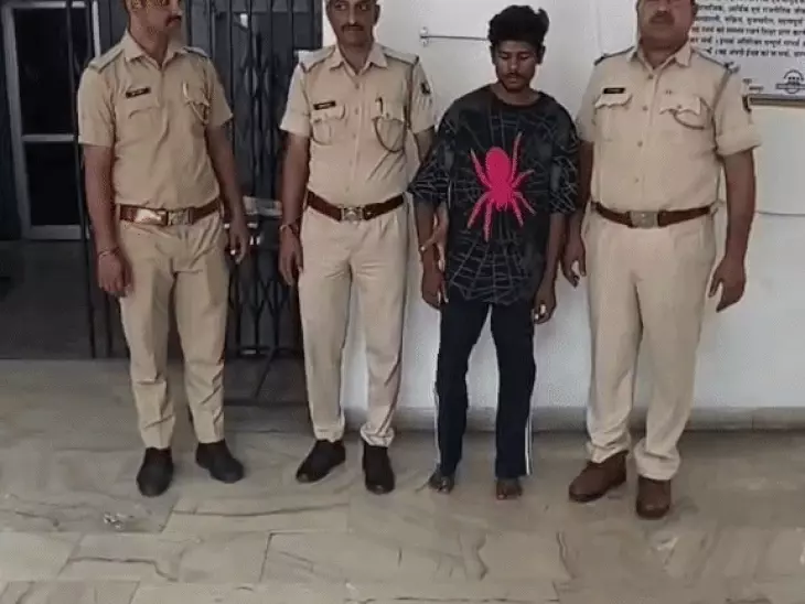 उदयपुर में चलती बाइक पर दंपत्ति से पर्स छीनने वाला आरोपी गिरफ्तार, पर्स और बाइक बरामद