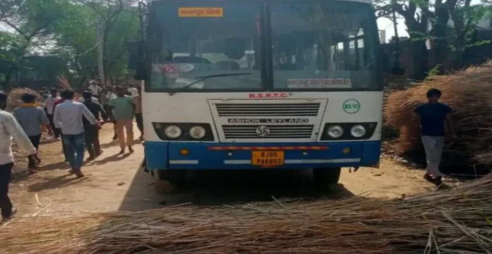 भरतपुर में दर्दनाक हादसा, रोडवेज बस की चपेट में आने से 8 साल की बच्ची की मौत; ग्रामीणों में आक्रोश