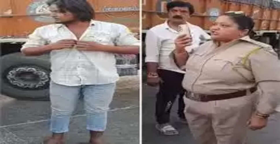 ट्रक ड्राइवर के साथ बदसलूकी करने वाली RTO महिला ऑफिसर पर गिरी गाज, हाथ में थमाया निलंबन ऑर्डर&nbsp;