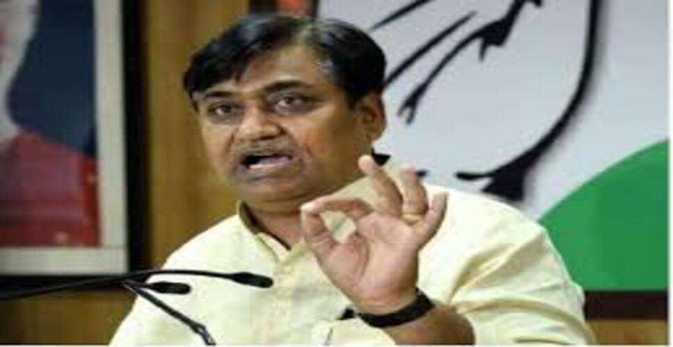 नीट पेपर लीक पर डोटासरा का हमला: केंद्र-बीजेपी पर निशाना, अपनी ही पार्टी के नेताओं पर भी कसा तंज