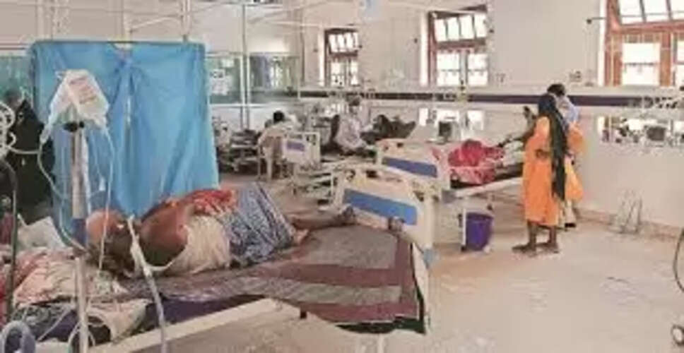 झुंझुनूं में स्वास्थ्य सेवाओं की कमी से जिला अस्पताल पर बढ़ा दबाव, मां-बच्चों की देखभाल प्रभावित